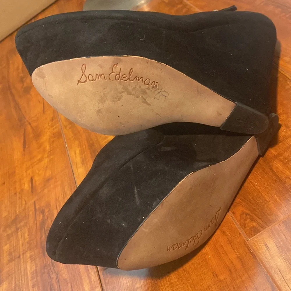 NEW SAM EDELMAN QUINN PLATFORM PUMPS